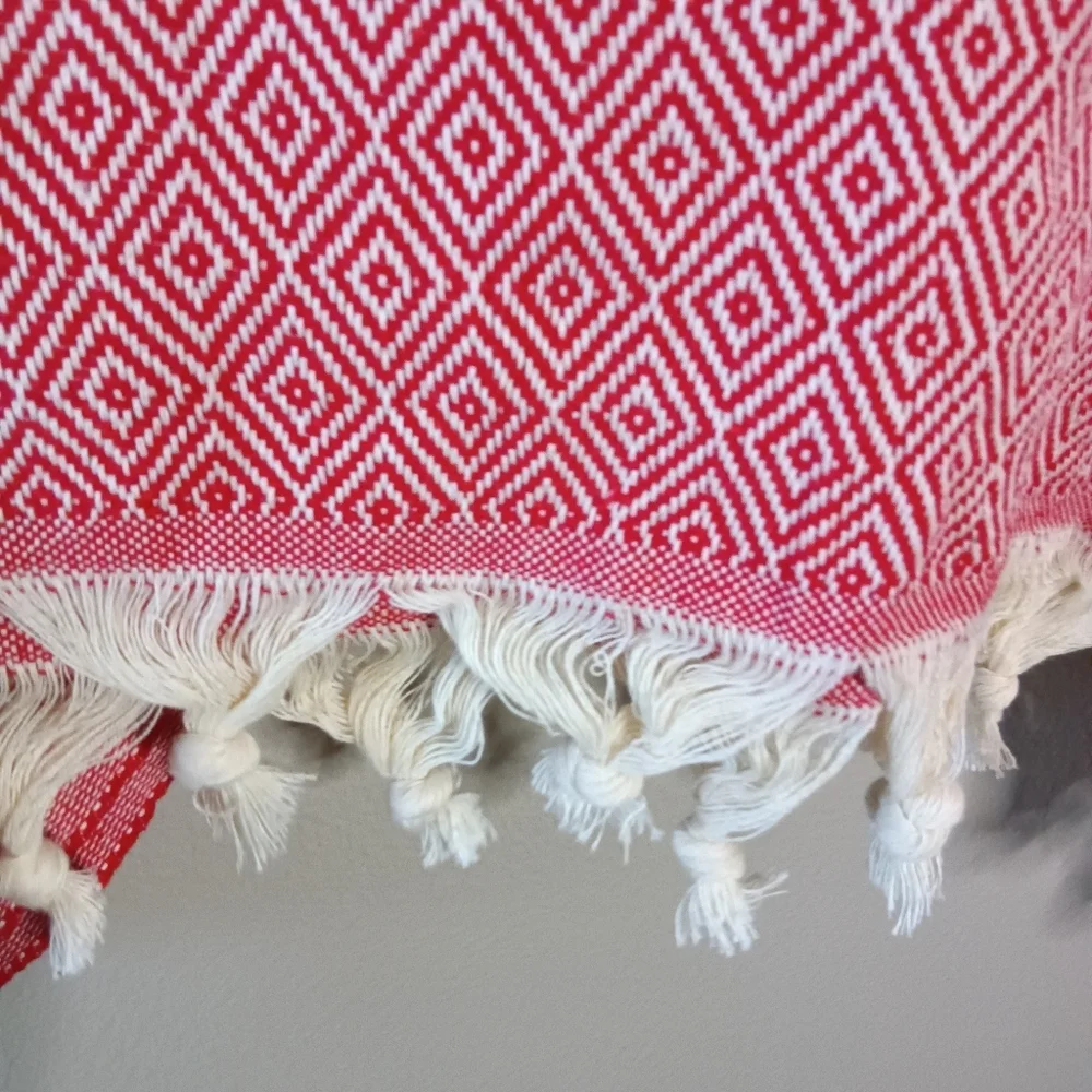 🦋 Pure Barre Red Cream Diamond Print Fringe Throw Blanket Rare
